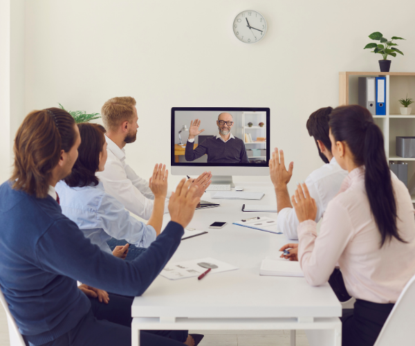 Revisão de taxa de juros de financiamento.